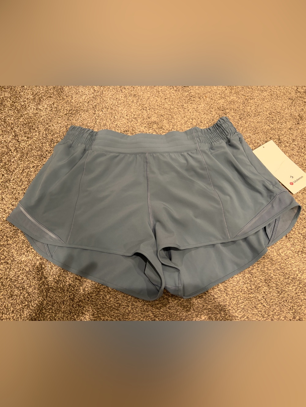 Lululemon hotty hot shorts. 2.5 inch